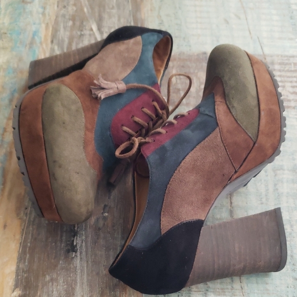 Earthies Suede Platforms 6.5B - Picture 2 of 9